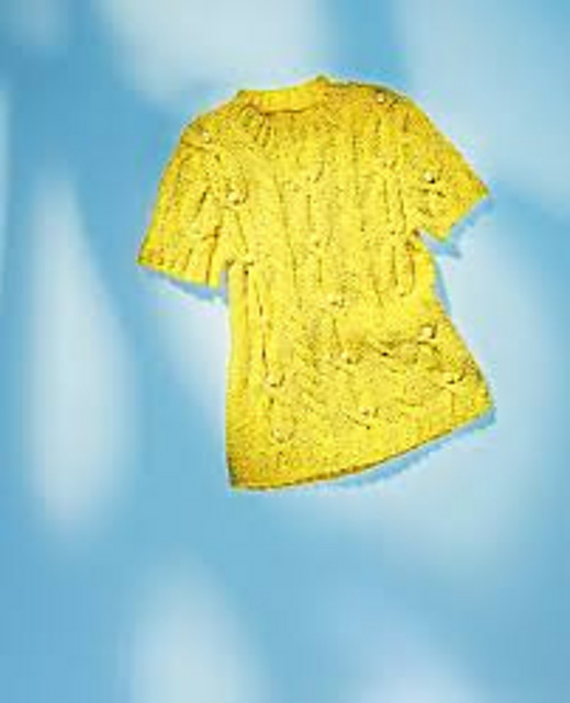 Perlenpulli im Stil von Moschino