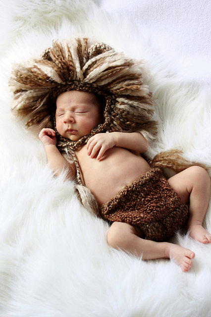 Fuzzy Lion Hat 