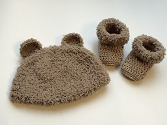 Babyslofjes en berenmuts