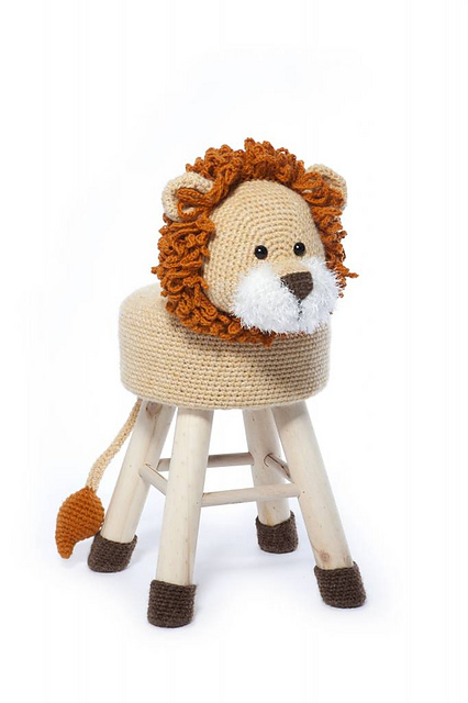 Animal stool lion