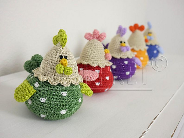 Polka dot egg cups