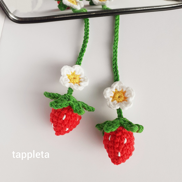 Ravelry: Strawberry car hanging pattern by tanya tappleta