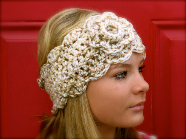 chunky head warmer with flower