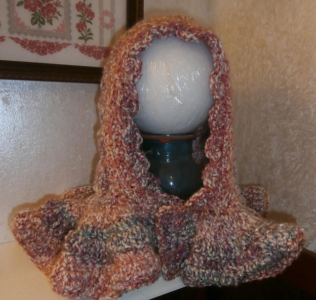 Ravelry: Medieval-ish Hood with Ruffle pattern by Paula Gaumer Tooke