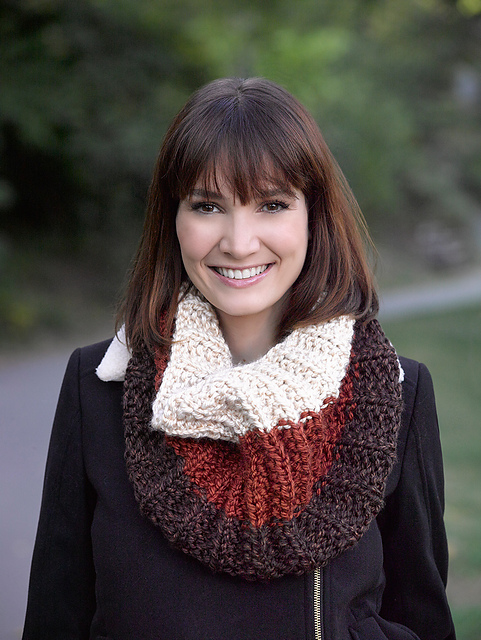 Three Color Cowl  L32238