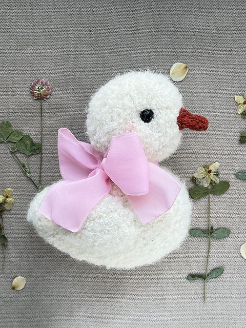 Boucle knit duck