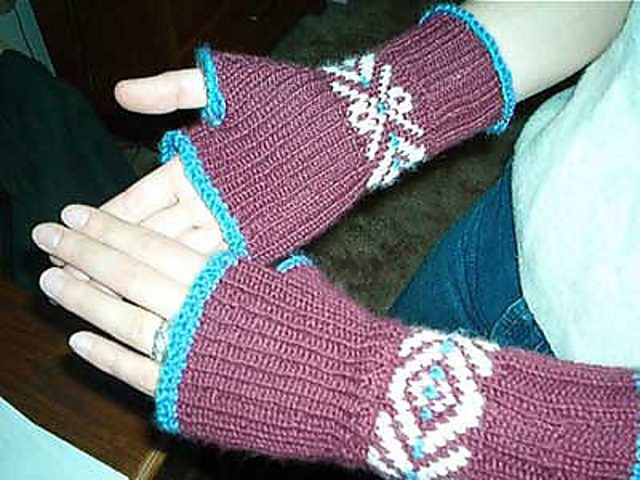 Three-Tone Climbing Mitts