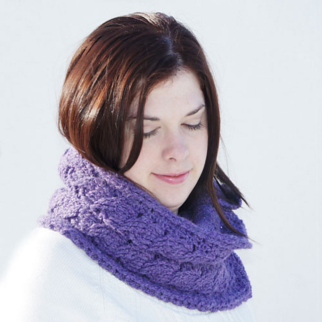 Cables & Lattice Cowl