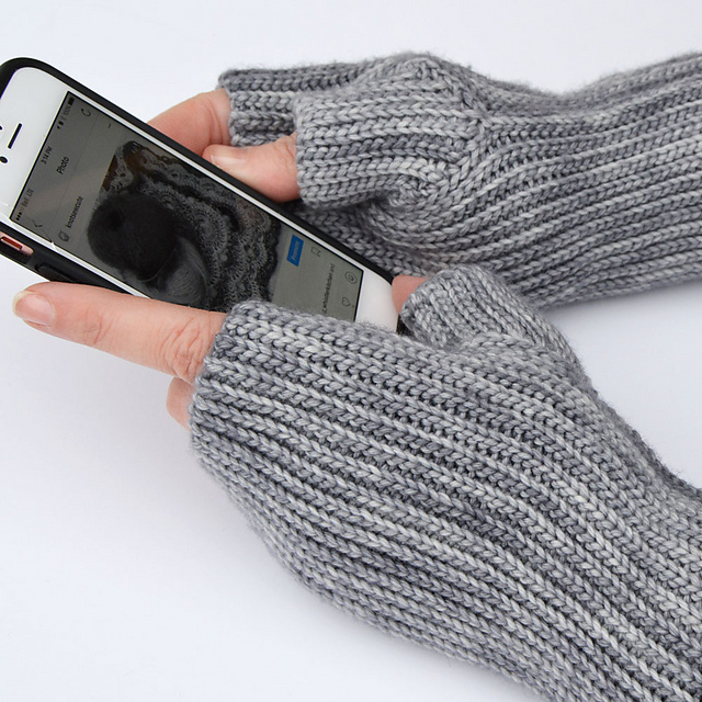 Knit Look Fingerless Mitts Sportweight