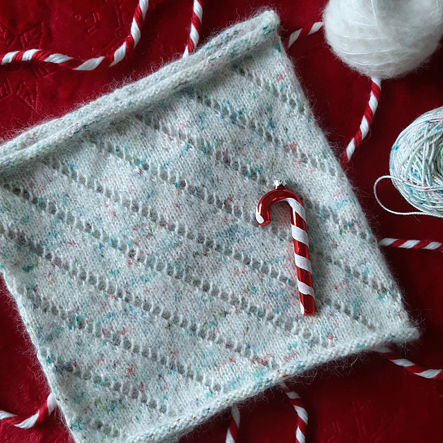 Candy Cane Cowl