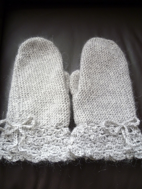 P33 Mittens