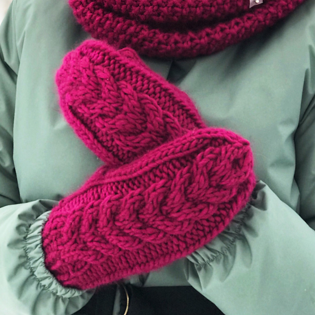 Cabernet mittens
