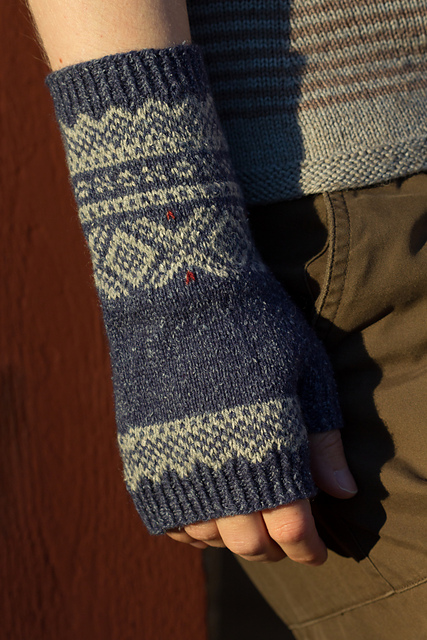 Marius Fingerless Mittens