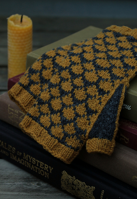 Strobilus Mittens