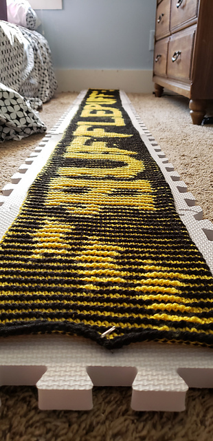 Hufflepuff illusion scarf