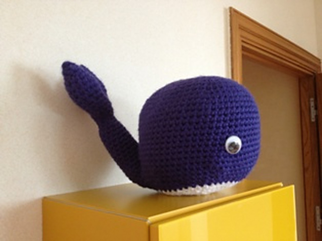 Blue round whale
