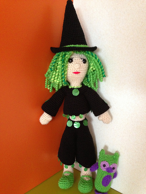 Curly, the good green witch