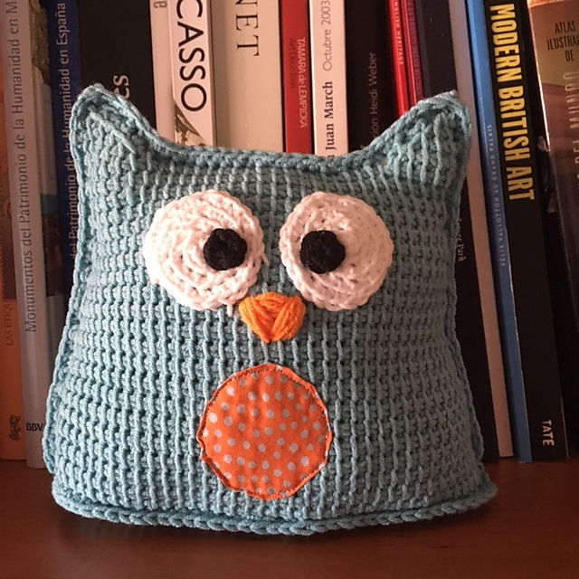 Oli, the Blue tunisian owl