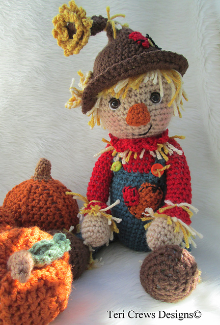 Simply Cute Scarecrow