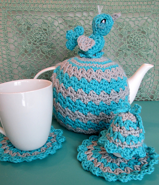 Tea Cosy, Coaster, Egg Cosy Set with Bird