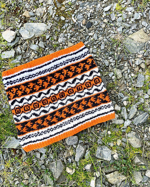 Puffin Cowl