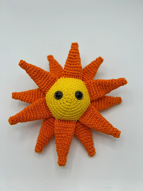 Sunちゃん33‪₊✼̥୭* Ravelry: Sun pattern by Nicole Ball