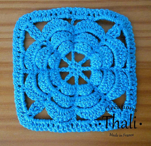 Maxi carré fleuri