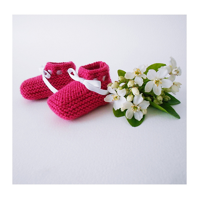 Chaussons courts avec lacets
