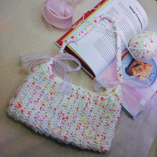 Shoulder ribbon bag