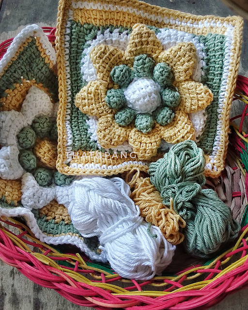 Tunisian Pop Up Flower Square