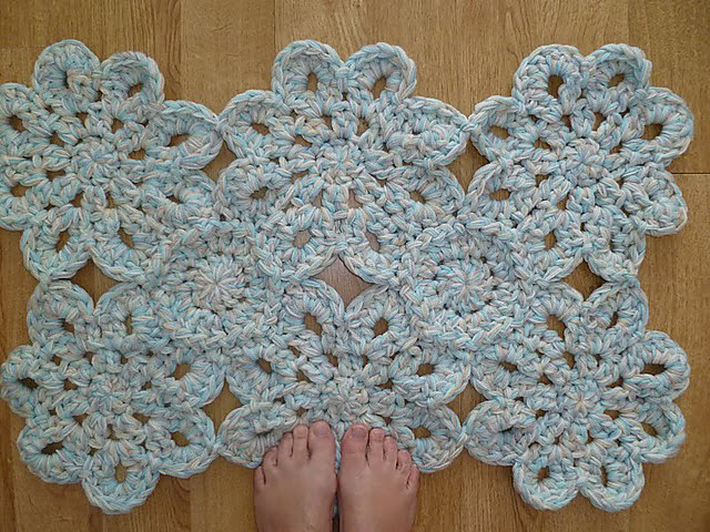 MODIFIED JAPANESE FLOWER BATH MAT