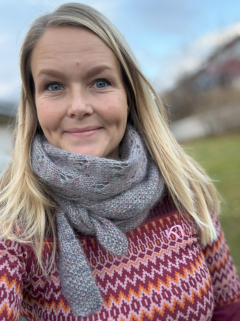 The Vivian Shawl