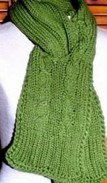 Twin Cables Keyhole Scarf