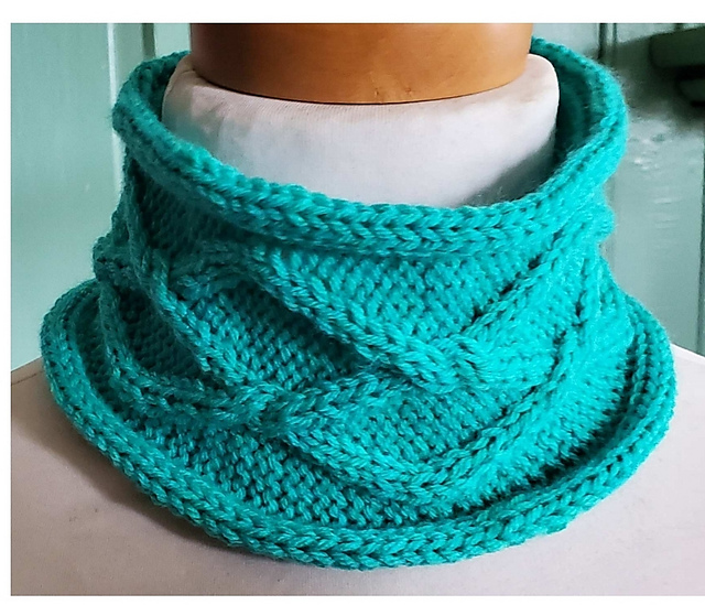 Pretzel Logic Cowl & Scoody