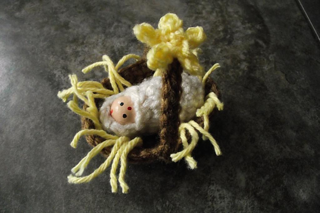 Take-Along Manger