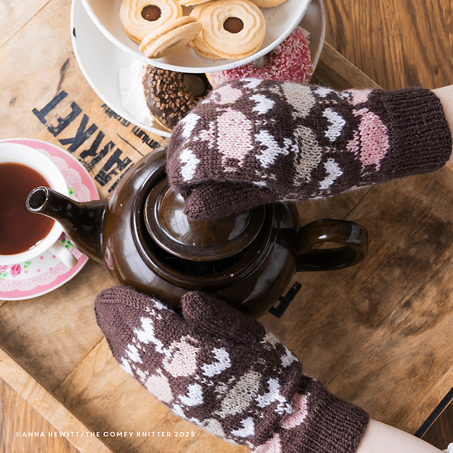 A Cup of Love Mittens