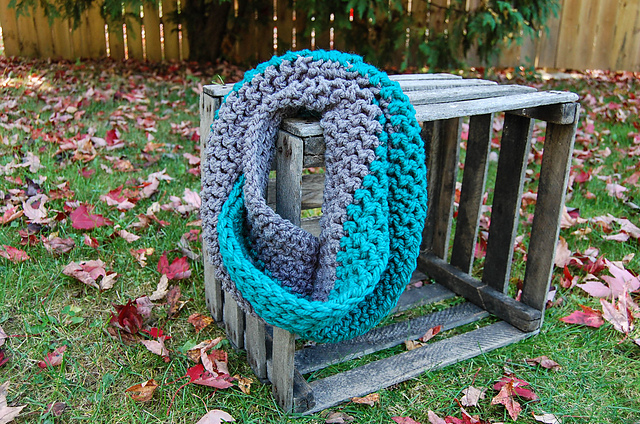 Two-Toned Chunky Scarf