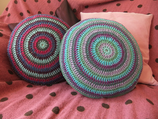 Round Stripy Cushion Cover