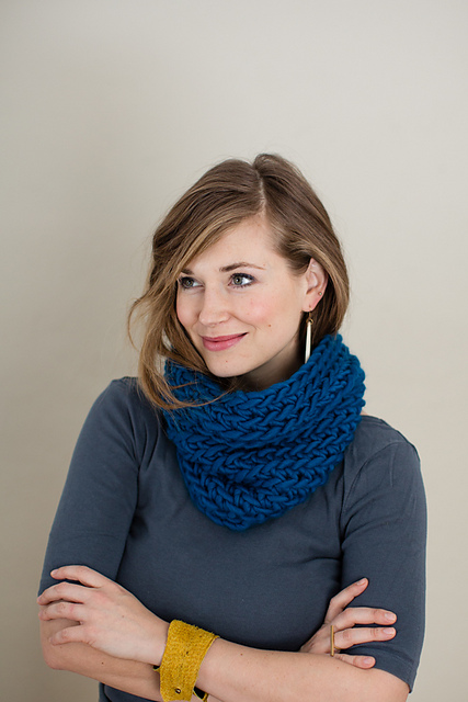Back Loop Beginner Cowl