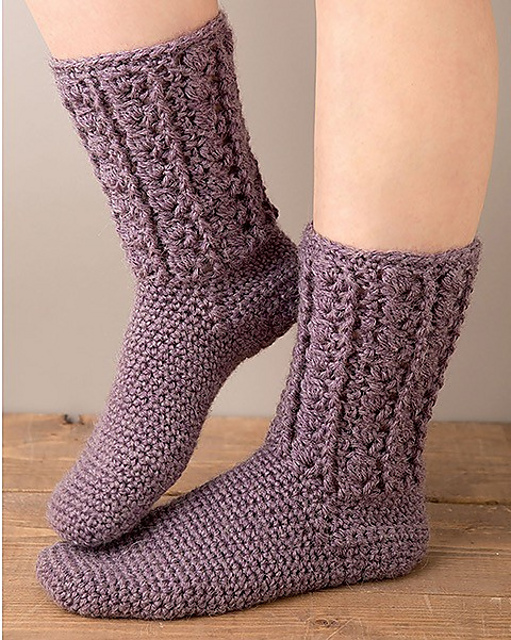 Trellised Rosebud Socks