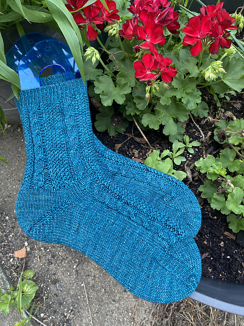 Entwine Pattern Ravelry: Entwined pattern by Alice Hughes