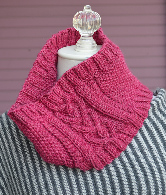 Charmant Cowl