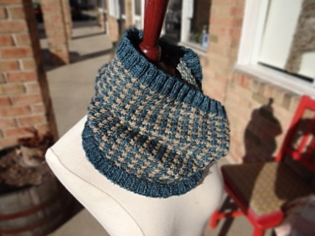 Hound's Tooth Cowl