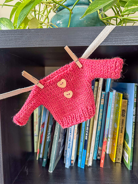 Mini Sweater Garland