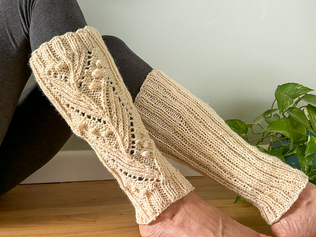 Traveling Vine Legwarmers
