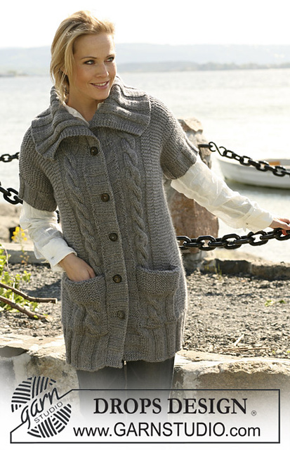 104-31 Long jacket with short sleeves and cables
