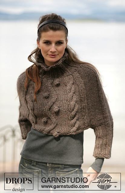 98-43 Cape with sleeves