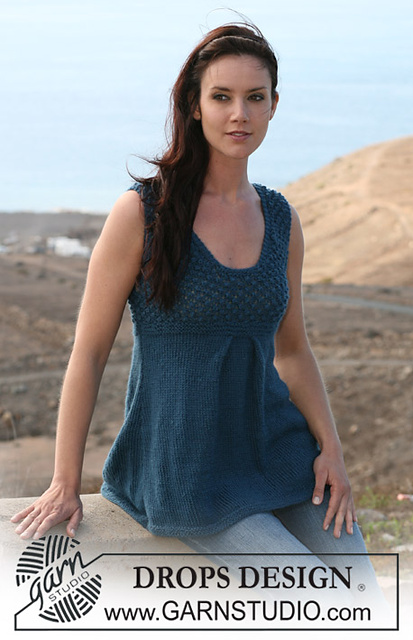 107-17 Dress in stocking st and berry pattern