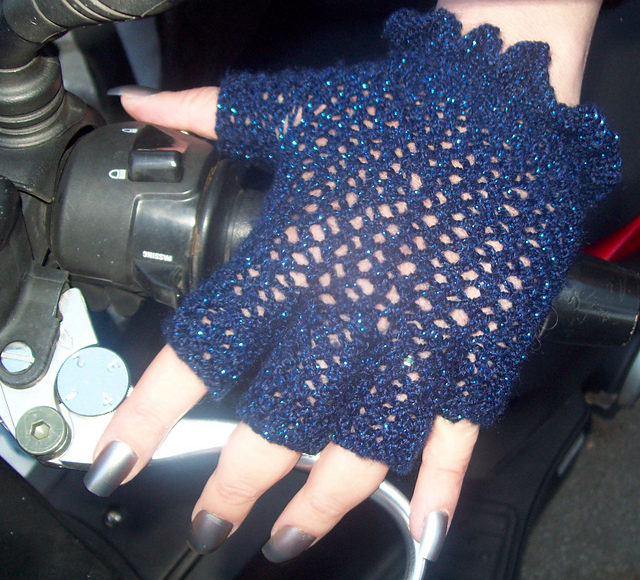 Lakeshore Drive Ruffled Demi Gloves