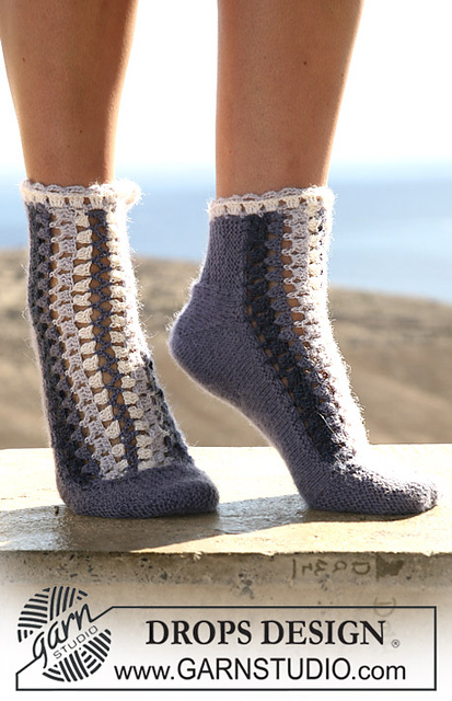 105-38 Socks knitted and crochet from side to side